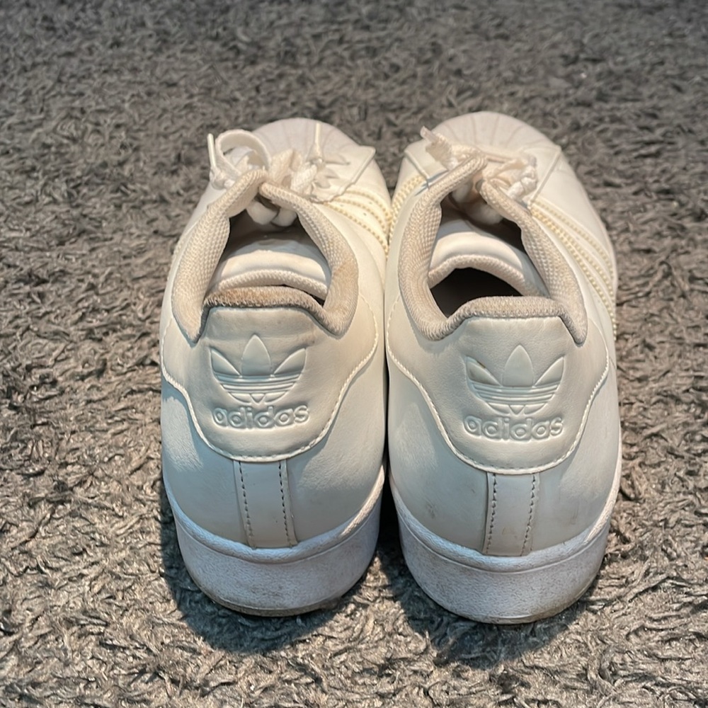 White adidas superstar - Picture 4 of 8